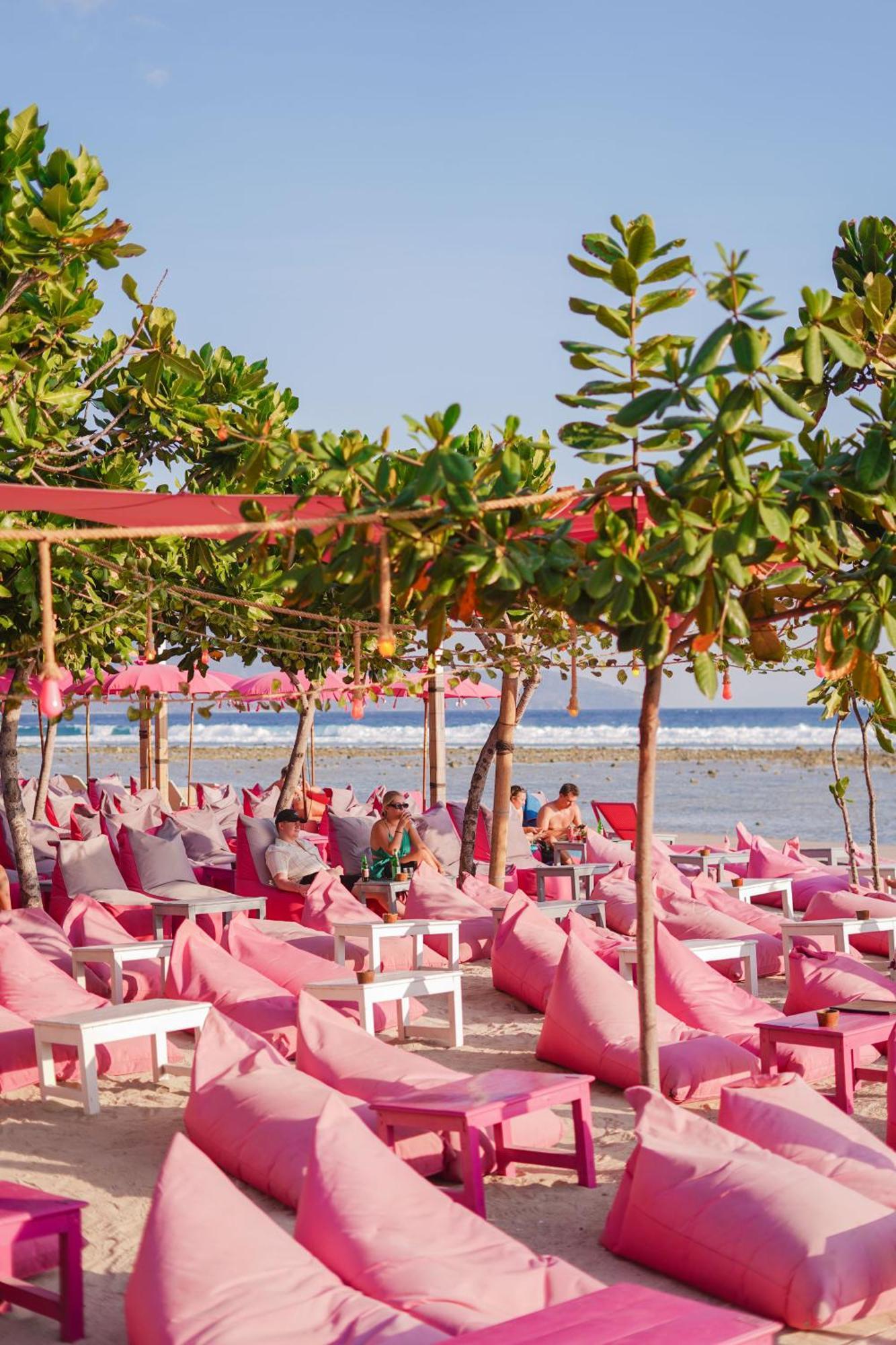 מלון Pinkcoco Gili Trawangan - Constant Surprises - For Cool Adults Only מראה חיצוני תמונה