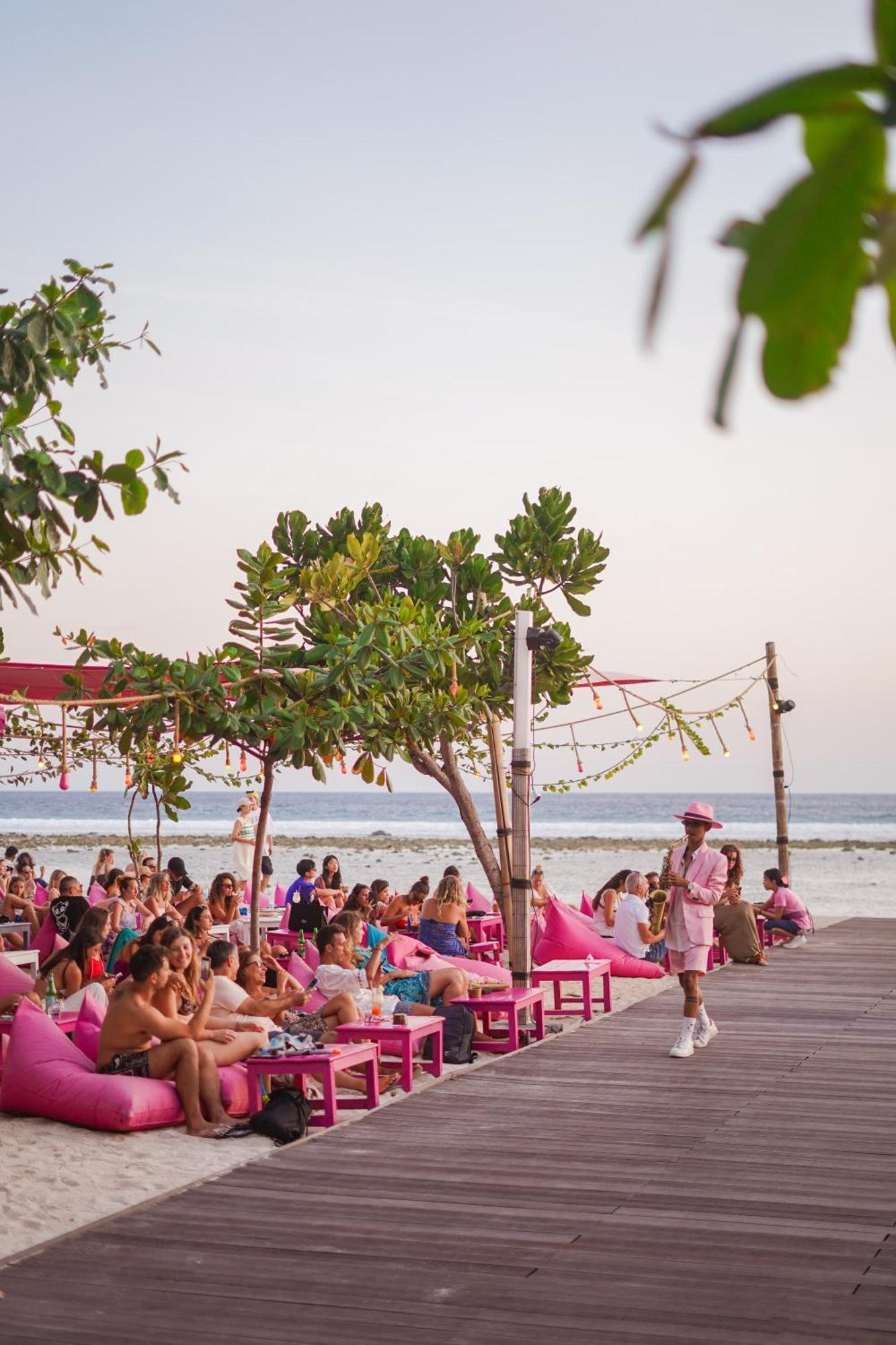 מלון Pinkcoco Gili Trawangan - Constant Surprises - For Cool Adults Only מראה חיצוני תמונה